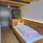 凯瑟豪斯旅馆 招待所 于林根-比肯多夫